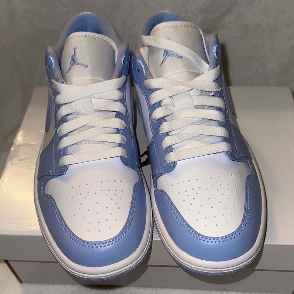 BRAND NEW Air Jordan 1 Low Women's Shoes Size 8 - Picture 7 of 8